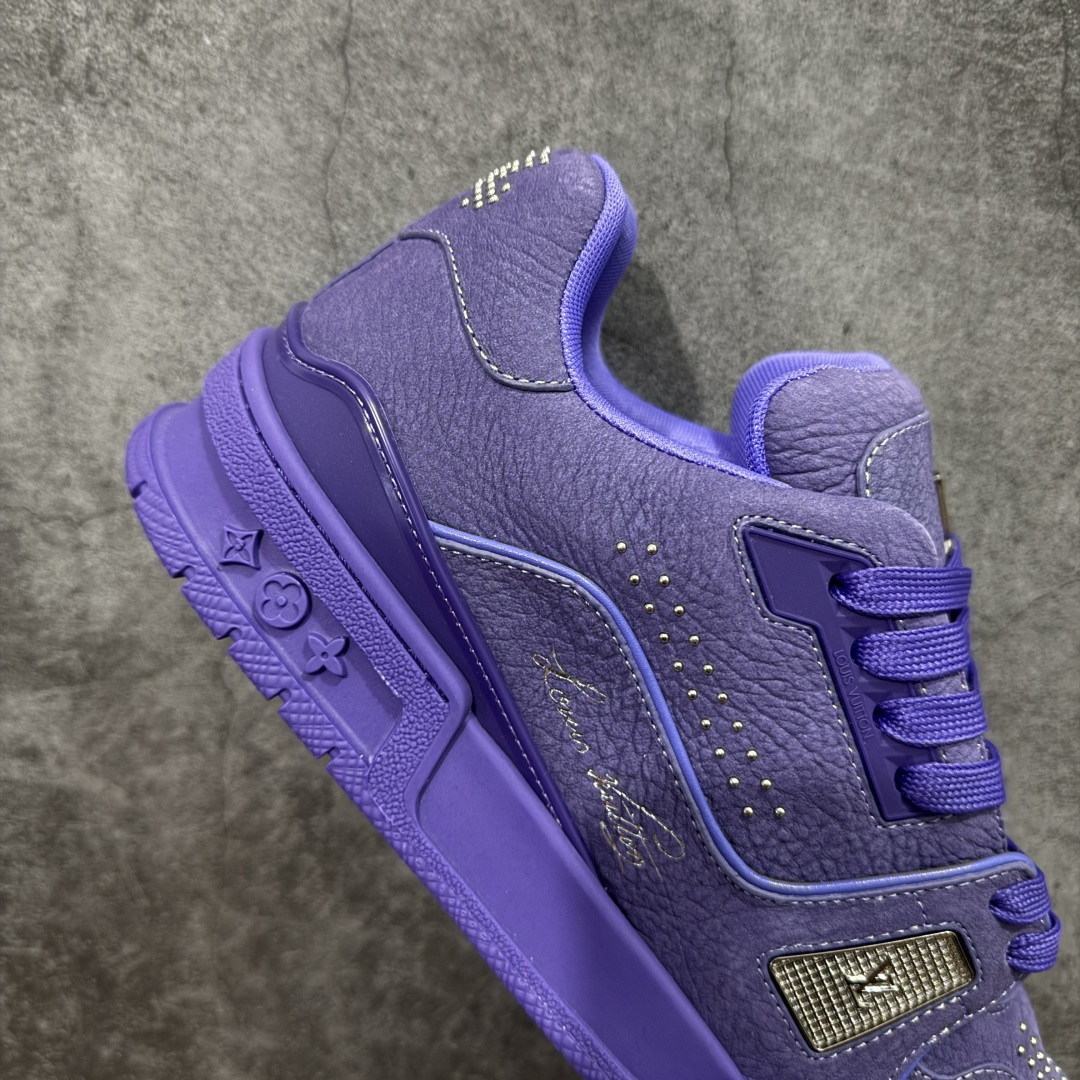 图片[7]-【天花板/Goat版】 市场最强版 没有之一的存在💪🏻 Louis Vuitton LV Trainer 系列全新版上架 手里有正品的可以对比下🆚懂货的看细节‼️ 此版品质是市场从未达到的新高度！ 整体版型 皮料 牛仔布的色差 压花纹路清晰度 后跟版型等等 都可以自行对比[机智]吊打市场所有货，怒甩十条街的那种，直接来正品对比图🆚，欢迎拿市场各大工厂的货来对比！ 尺码：39-45码-选品中心