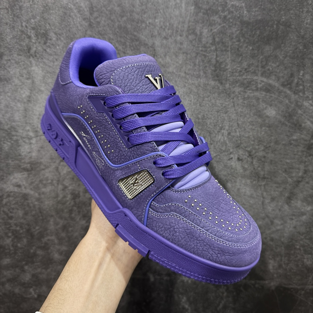 图片[3]-【天花板/Goat版】 市场最强版 没有之一的存在💪🏻 Louis Vuitton LV Trainer 系列全新版上架 手里有正品的可以对比下🆚懂货的看细节‼️ 此版品质是市场从未达到的新高度！ 整体版型 皮料 牛仔布的色差 压花纹路清晰度 后跟版型等等 都可以自行对比[机智]吊打市场所有货，怒甩十条街的那种，直接来正品对比图🆚，欢迎拿市场各大工厂的货来对比！ 尺码：39-45码-选品中心