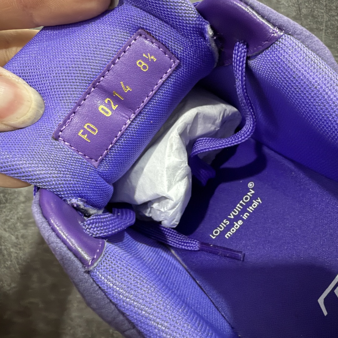 图片[8]-【天花板/Goat版】 市场最强版 没有之一的存在💪🏻 Louis Vuitton LV Trainer 系列全新版上架 手里有正品的可以对比下🆚懂货的看细节‼️ 此版品质是市场从未达到的新高度！ 整体版型 皮料 牛仔布的色差 压花纹路清晰度 后跟版型等等 都可以自行对比[机智]吊打市场所有货，怒甩十条街的那种，直接来正品对比图🆚，欢迎拿市场各大工厂的货来对比！ 尺码：39-45码-选品中心