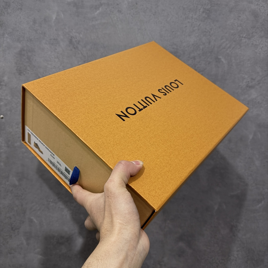 图片[11]-【佛山超A版】Louis Vuitton 路易威登 2026春夏新品 专柜主打最新款 LV REMIX 系带德比鞋 硬货上新 代购级别 高级感十足 国内外博主刷爆的一款，复古又时髦 上脚美炸了！官网主推款★ 鞋面：原版特定小牛皮 内里： 进口水染牛皮 大底：原版开模定制防滑大底 跟高：4.5cm 尺码： 男款39-45-选品中心