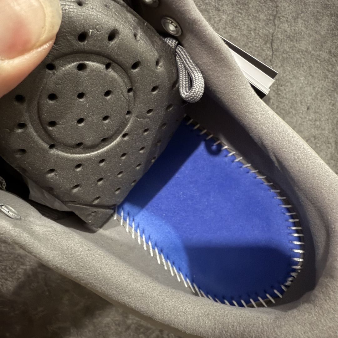 图片[8]-【莞产原盒版】Arcteryx始祖鸟 Konseal Shoe 舒适 防滑耐磨透气支撑抓地 登山鞋 深蓝色 正确原盒 全鞋采用头层麂皮 耐磨防滑黄金V底 莞产高品质 区别市场通货 代购指定版本 原数据开发 不掉标 正确高频字体 鸟爪细节完美 区别市场公版货 错误字体货 中底带钢印上脚舒适轻便无负重感 四季百搭 始祖鸟 KONSEAL 轻量户外鞋，这双鞋，不仅仅可以穿着逛街上班，更可以穿着徒步旅游甚至攀岩！说实话，没多少人真的会去攀岩，经我们试穿，这双鞋，日常穿也是非常舒服轻便！搭配日常的衣服完全不违和！结构中底TPU底盘，保护双脚。配置3D模具保护双脚+一体化系带系统，鞋面防撕裂网布、TPU保护膜和牛巴革合成面料，喜欢放心入！这种类型的鞋子咱们家超难得遇到一次，喜欢一定不要错过 尺码：39-45-选品中心