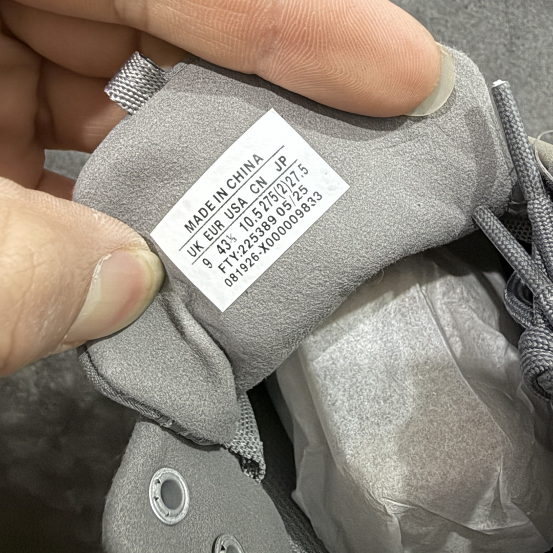 图片[6]-【莞产原盒版】Arcteryx始祖鸟 Konseal Shoe 舒适 防滑耐磨透气支撑抓地 登山鞋 深蓝色 正确原盒 全鞋采用头层麂皮 耐磨防滑黄金V底 莞产高品质 区别市场通货 代购指定版本 原数据开发 不掉标 正确高频字体 鸟爪细节完美 区别市场公版货 错误字体货 中底带钢印上脚舒适轻便无负重感 四季百搭 始祖鸟 KONSEAL 轻量户外鞋，这双鞋，不仅仅可以穿着逛街上班，更可以穿着徒步旅游甚至攀岩！说实话，没多少人真的会去攀岩，经我们试穿，这双鞋，日常穿也是非常舒服轻便！搭配日常的衣服完全不违和！结构中底TPU底盘，保护双脚。配置3D模具保护双脚+一体化系带系统，鞋面防撕裂网布、TPU保护膜和牛巴革合成面料，喜欢放心入！这种类型的鞋子咱们家超难得遇到一次，喜欢一定不要错过 尺码：39-45-选品中心