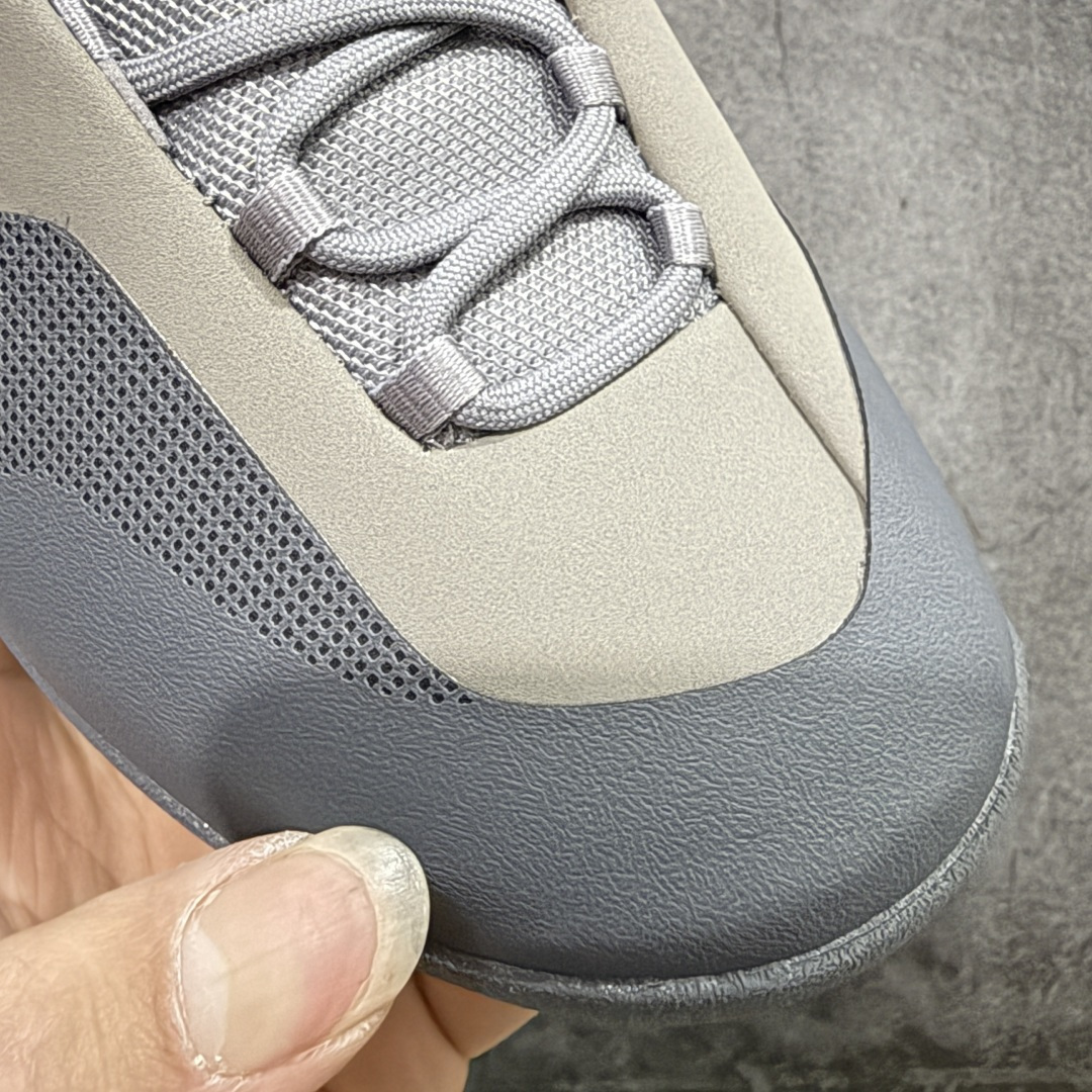 图片[4]-【莞产原盒版】Arcteryx始祖鸟 Konseal Shoe 舒适 防滑耐磨透气支撑抓地 登山鞋 深蓝色 正确原盒 全鞋采用头层麂皮 耐磨防滑黄金V底 莞产高品质 区别市场通货 代购指定版本 原数据开发 不掉标 正确高频字体 鸟爪细节完美 区别市场公版货 错误字体货 中底带钢印上脚舒适轻便无负重感 四季百搭 始祖鸟 KONSEAL 轻量户外鞋，这双鞋，不仅仅可以穿着逛街上班，更可以穿着徒步旅游甚至攀岩！说实话，没多少人真的会去攀岩，经我们试穿，这双鞋，日常穿也是非常舒服轻便！搭配日常的衣服完全不违和！结构中底TPU底盘，保护双脚。配置3D模具保护双脚+一体化系带系统，鞋面防撕裂网布、TPU保护膜和牛巴革合成面料，喜欢放心入！这种类型的鞋子咱们家超难得遇到一次，喜欢一定不要错过 尺码：39-45-选品中心