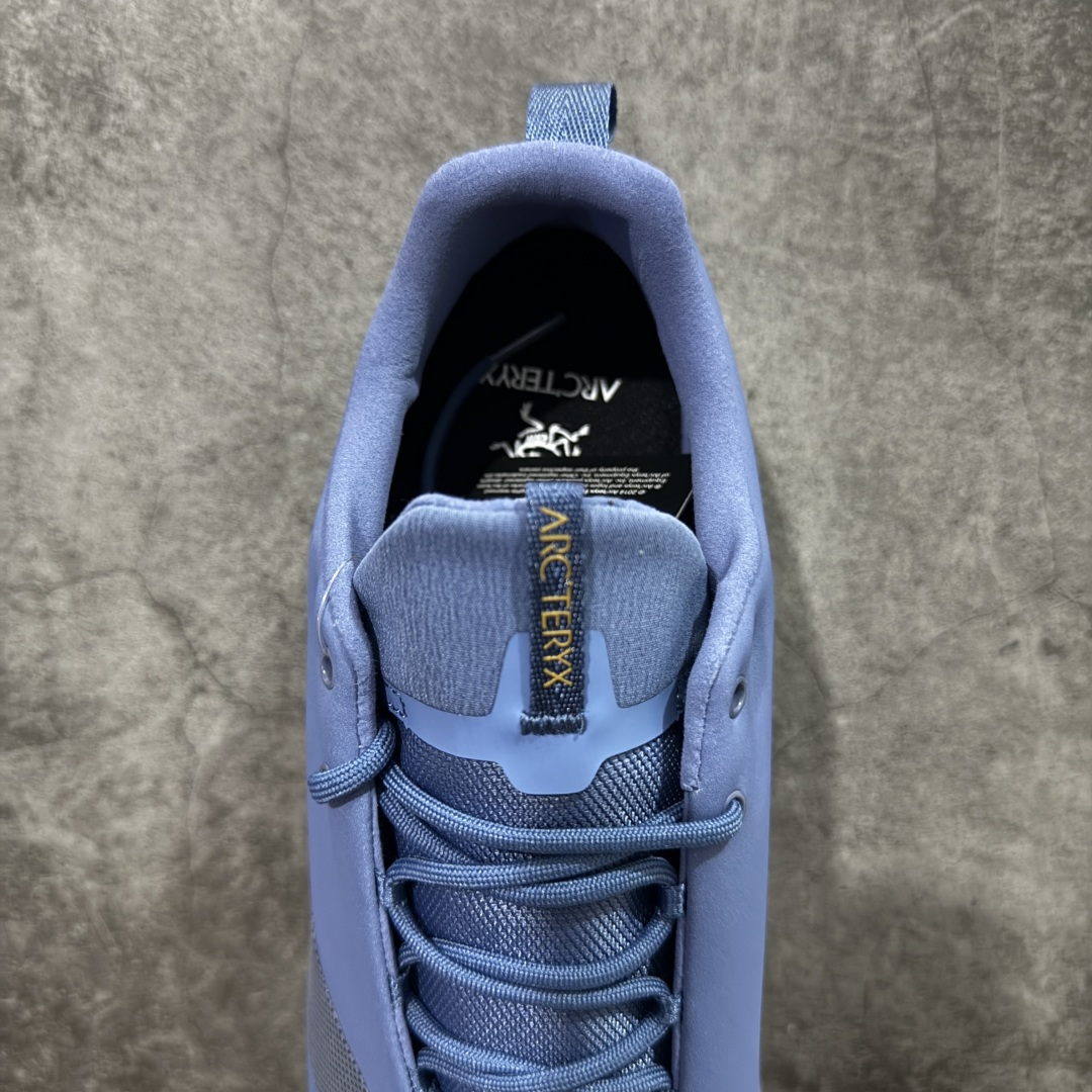 图片[8]-【莞产原盒版】Arcteryx始祖鸟 Konseal Shoe 舒适 防滑耐磨透气支撑抓地 登山鞋 深蓝色 正确原盒 全鞋采用头层麂皮 耐磨防滑黄金V底 莞产高品质 区别市场通货 代购指定版本 原数据开发 不掉标 正确高频字体 鸟爪细节完美 区别市场公版货 错误字体货 中底带钢印上脚舒适轻便无负重感 四季百搭 始祖鸟 KONSEAL 轻量户外鞋，这双鞋，不仅仅可以穿着逛街上班，更可以穿着徒步旅游甚至攀岩！说实话，没多少人真的会去攀岩，经我们试穿，这双鞋，日常穿也是非常舒服轻便！搭配日常的衣服完全不违和！结构中底TPU底盘，保护双脚。配置3D模具保护双脚+一体化系带系统，鞋面防撕裂网布、TPU保护膜和牛巴革合成面料，喜欢放心入！这种类型的鞋子咱们家超难得遇到一次，喜欢一定不要错过 尺码：39-45-选品中心