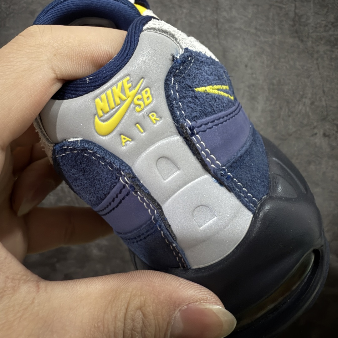 图片[2]-【顶级芯片版】Eric Koston x Nike Air Max 95 \”Obsidian and Speed Yellow\” 蓝白 货号：HQ8492-400 顶级版 开发数月 原版开发 多道QC质检 鞋型完美复刻 原厂级别工艺 正确色卡 正确气垫蓝光 正确大底 独家私模 采用进口头层牛皮拼接 定位高端市场 行业标杆工艺 尺码：40 40.5 41 42 42.5 43 44 44.5 45 46-选品中心