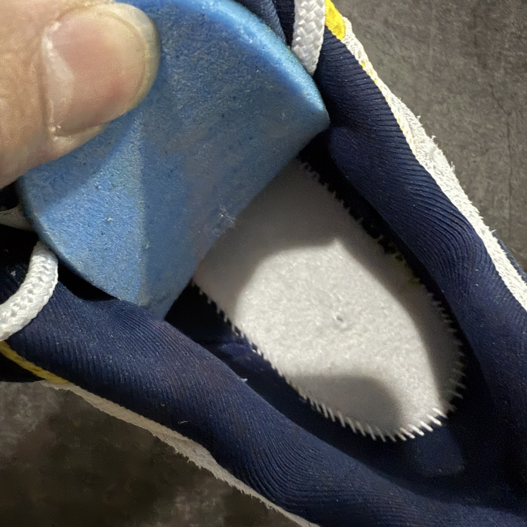 图片[9]-【顶级芯片版】Eric Koston x Nike Air Max 95 \”Obsidian and Speed Yellow\” 蓝白 货号：HQ8492-400 顶级版 开发数月 原版开发 多道QC质检 鞋型完美复刻 原厂级别工艺 正确色卡 正确气垫蓝光 正确大底 独家私模 采用进口头层牛皮拼接 定位高端市场 行业标杆工艺 尺码：40 40.5 41 42 42.5 43 44 44.5 45 46-选品中心