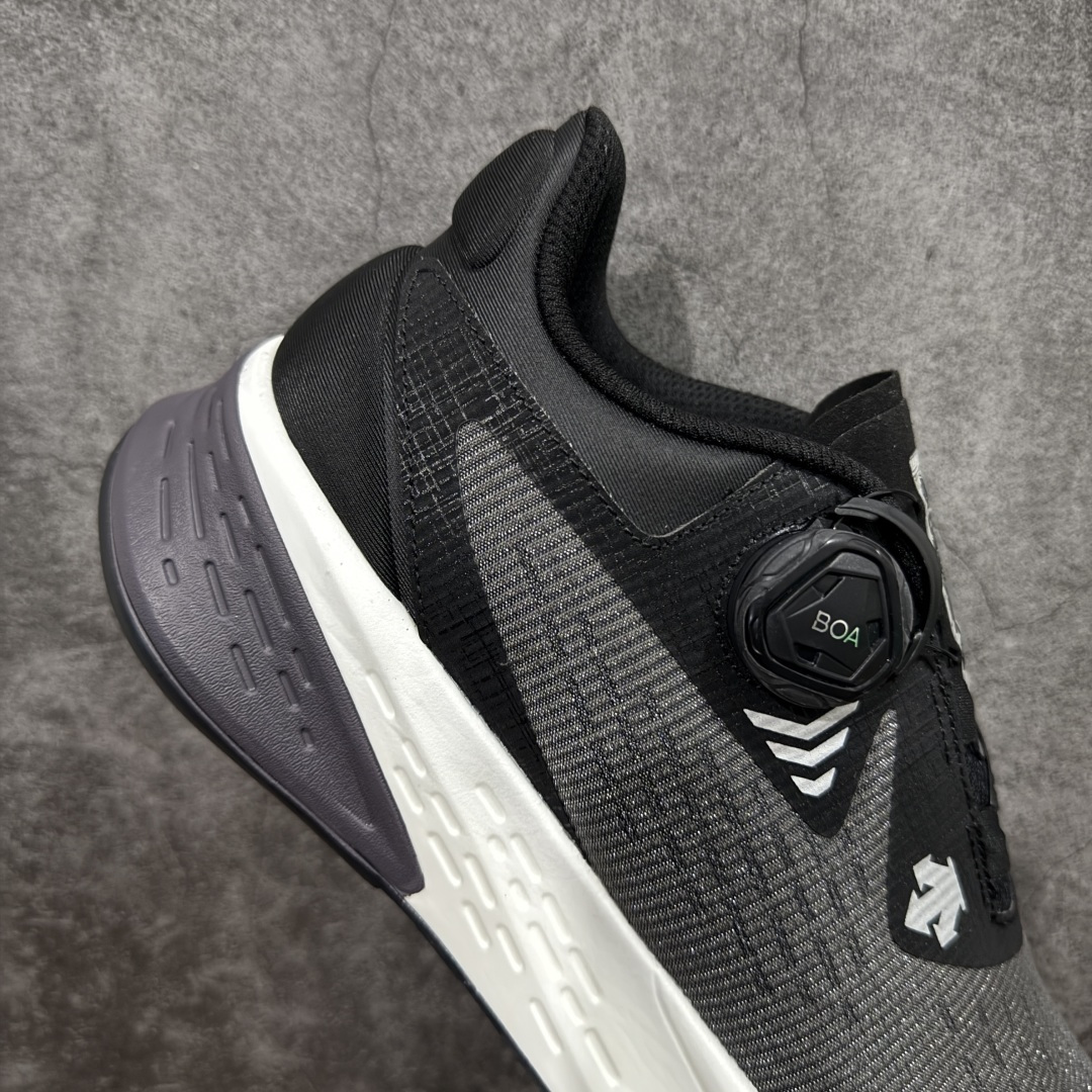 图片[7]-【纯原版】DESCENTE BOA 迪桑特 运动慢跑鞋 透气针织鞋面搭配BOA螺丝系带系统，带来舒适便捷的穿着体验！较厚的鞋底设计为跑步提供更好的缓震舒适性(前掌及后跟特别加高侧墙，提升侧向稳定效果)！ 尺码： 39 40 41 42 43 44 45-选品中心