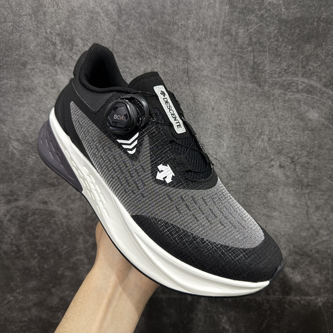 图片[3]-【纯原版】DESCENTE BOA 迪桑特 运动慢跑鞋 透气针织鞋面搭配BOA螺丝系带系统，带来舒适便捷的穿着体验！较厚的鞋底设计为跑步提供更好的缓震舒适性(前掌及后跟特别加高侧墙，提升侧向稳定效果)！ 尺码： 39 40 41 42 43 44 45-选品中心