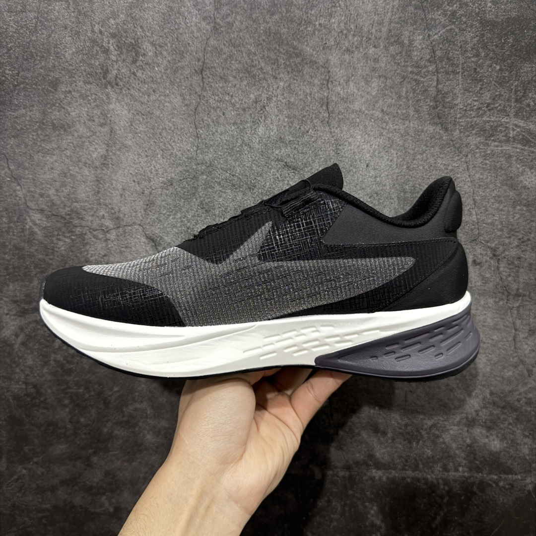 图片[2]-【纯原版】DESCENTE BOA 迪桑特 运动慢跑鞋 透气针织鞋面搭配BOA螺丝系带系统，带来舒适便捷的穿着体验！较厚的鞋底设计为跑步提供更好的缓震舒适性(前掌及后跟特别加高侧墙，提升侧向稳定效果)！ 尺码： 39 40 41 42 43 44 45-选品中心