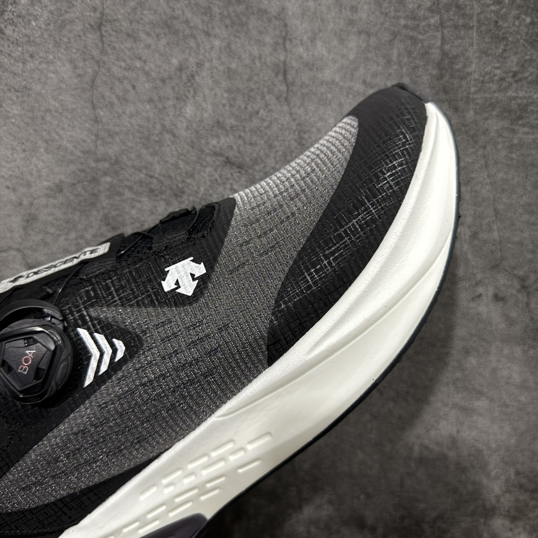 图片[6]-【纯原版】DESCENTE BOA 迪桑特 运动慢跑鞋 透气针织鞋面搭配BOA螺丝系带系统，带来舒适便捷的穿着体验！较厚的鞋底设计为跑步提供更好的缓震舒适性(前掌及后跟特别加高侧墙，提升侧向稳定效果)！ 尺码： 39 40 41 42 43 44 45-选品中心