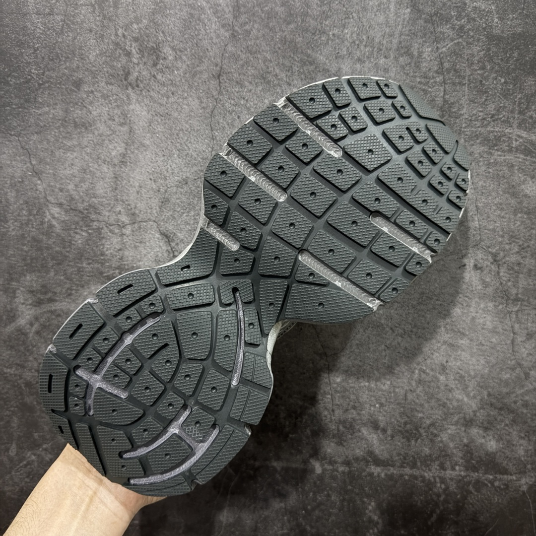 图片[9]-【XA版本】BALENCIAGA 3XL Sneakers 巴黎世家十代网布系带低帮走秀复古老爹鞋 全套原纸板楦头开发 最原汁原味的灵魂版型 全鞋荧光划线卡点 胶水把控整洁度追求极致完美 每一双都是工艺品 多重QC质检 超越公司货的品控标准 实实在在的免检产品 原盒原配 正确字体电绣 粗细、位置、大小正确 侧边TPU 透气孔匹配意产原版 正确分离大底 TPU软底 原版一致大底LOGO 立体感十足 原厂皮料水洗做旧 采购原厂网纱 不含皮革 网布材料和聚氨酯 磨损效果 鞋头边缘和后帮 Balenciaga 徽标 鞋面和后跟凸印尺码 鞋舌 3XL 橡胶品牌标识和反光细节 鞋帮拉袢和鞋舌拉祥 配反光细节 备用鞋带在鞋履前侧 可在穿着前取下 便于不同造型搭配 偏大一码 尺码：35-40-选品中心