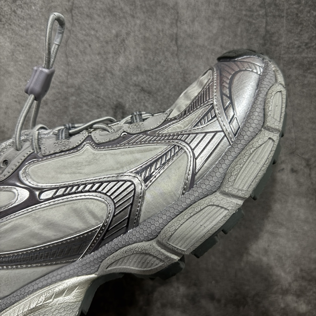 图片[6]-【XA版本】BALENCIAGA 3XL Sneakers 巴黎世家十代网布系带低帮走秀复古老爹鞋 全套原纸板楦头开发 最原汁原味的灵魂版型 全鞋荧光划线卡点 胶水把控整洁度追求极致完美 每一双都是工艺品 多重QC质检 超越公司货的品控标准 实实在在的免检产品 原盒原配 正确字体电绣 粗细、位置、大小正确 侧边TPU 透气孔匹配意产原版 正确分离大底 TPU软底 原版一致大底LOGO 立体感十足 原厂皮料水洗做旧 采购原厂网纱 不含皮革 网布材料和聚氨酯 磨损效果 鞋头边缘和后帮 Balenciaga 徽标 鞋面和后跟凸印尺码 鞋舌 3XL 橡胶品牌标识和反光细节 鞋帮拉袢和鞋舌拉祥 配反光细节 备用鞋带在鞋履前侧 可在穿着前取下 便于不同造型搭配 偏大一码 尺码：35-40-选品中心