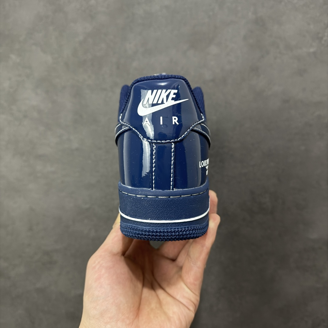 图片[4]-【定制版】NIke Air Force 1 \’07 Low “LV联名–琉璃幽蓝” 空军一号低帮 运动鞋 休闲鞋 折边针车 工艺难度大 原楦头原纸板 高端定制鞋盒 原厂鞋底 超高清洁度 细节完美 货号：NH0601-524 尺码：36 36.5 37.5 38 38.5 39 40 40.5 41 42 42.5 43 44 44.5 45-选品中心