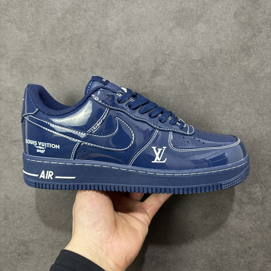 【定制版】NIke Air Force 1 \'07 Low “LV联名--琉璃幽蓝” 空军一号低帮 运动鞋 休闲鞋 折边针车 工艺难度大 原楦头原纸板 高端定制鞋盒 原厂鞋底 超高清洁度 细节完美 货号：NH0601-524 尺码：36 36.5 37.5 38 38.5 39 40 40.5 41 42 42.5 43 44 44.5 45-选品中心