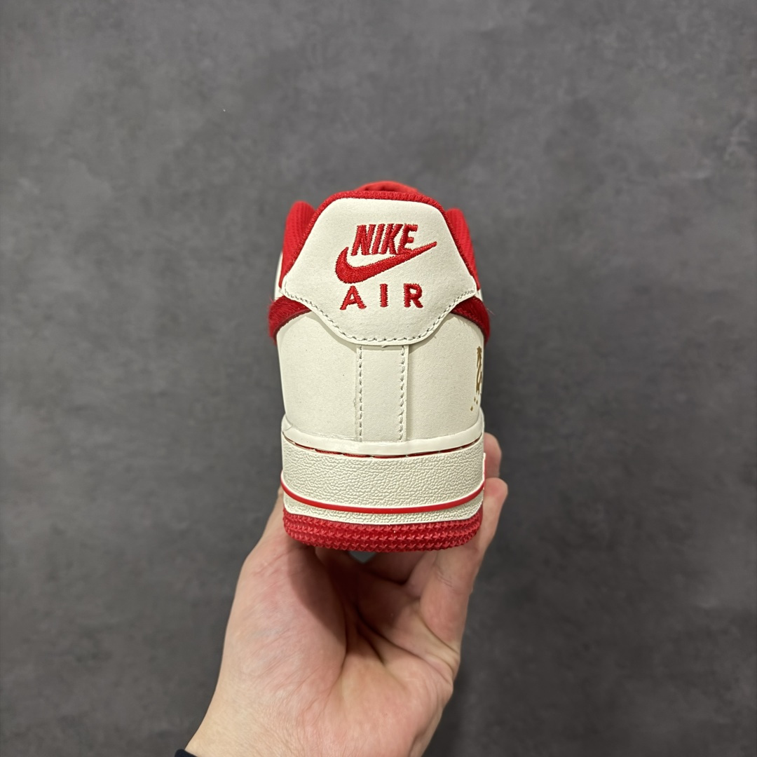 图片[4]-【定制版】NIke Air Force 1 \’07 Low “马年限定–米白嫣红” 空军一号低帮 运动鞋 休闲鞋 折边针车 工艺难度大 原楦头原纸板 高端定制鞋盒 原厂鞋底 超高清洁度 细节完美 货号：NH0601-513 尺码：36 36.5 37.5 38 38.5 39 40 40.5 41 42 42.5 43 44 44.5 45-选品中心