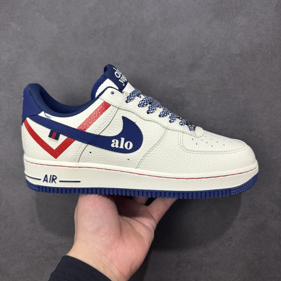 【定制版】公司级NIke Air Force 1 \'07 Low “alo联名--奶白红蓝” 空军一号低帮 运动鞋 休闲鞋 折边针车 工艺难度大 原楦头原纸板 高端定制鞋盒 原厂鞋底 超高清洁度 细节完美 货号：XY9025-011 尺码：36 36.5 37.5 38 38.5 39 40 40.5 41 42 42.5 43 44 44.5 45-选品中心