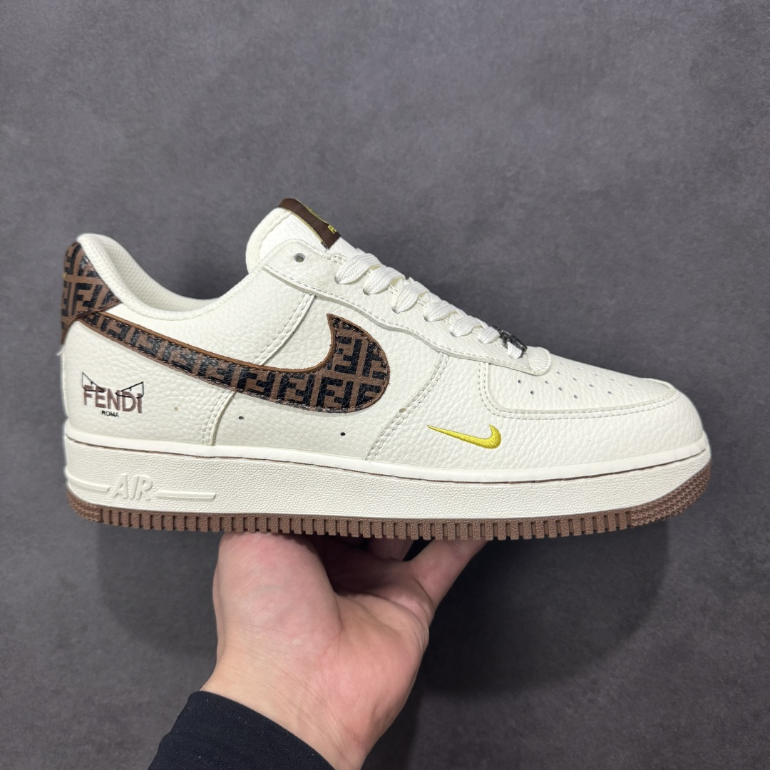 【定制版】公司级NIke Air Force 1 \'07 Low “芬迪联名--米棕老花” 空军一号低帮 运动鞋 休闲鞋 折边针车 工艺难度大 原楦头原纸板 高端定制鞋盒 原厂鞋底 超高清洁度 细节完美 货号：XY9025-019 尺码：36 36.5 37.5 38 38.5 39 40 40.5 41 42 42.5 43 44 44.5 45-选品中心