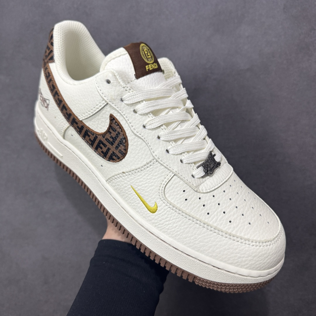 图片[3]-【定制版】公司级NIke Air Force 1 \’07 Low “芬迪联名–米棕老花” 空军一号低帮 运动鞋 休闲鞋 折边针车 工艺难度大 原楦头原纸板 高端定制鞋盒 原厂鞋底 超高清洁度 细节完美 货号：XY9025-019 尺码：36 36.5 37.5 38 38.5 39 40 40.5 41 42 42.5 43 44 44.5 45-选品中心