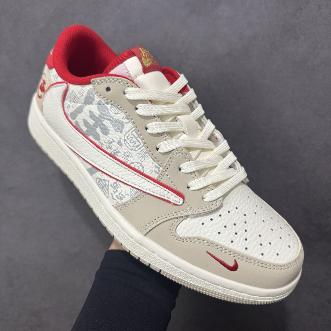 图片[3]-【定制版】高端定制 Travis Scott x Jordan 1 Low 马年限定-素底嫣红 倒勾低帮休闲版本 原厂全头层皮 高级夜光效果 大厂纯原品质出货 纯正版型 定制鞋盒 皮料切割干净无任何毛边 细节完美 超高清洁度 货号：NH0601-062 尺码：36 36.5 37.5 38 38.5 39 40 40.5 41 42 42.5 43 44 44.5 45-选品中心