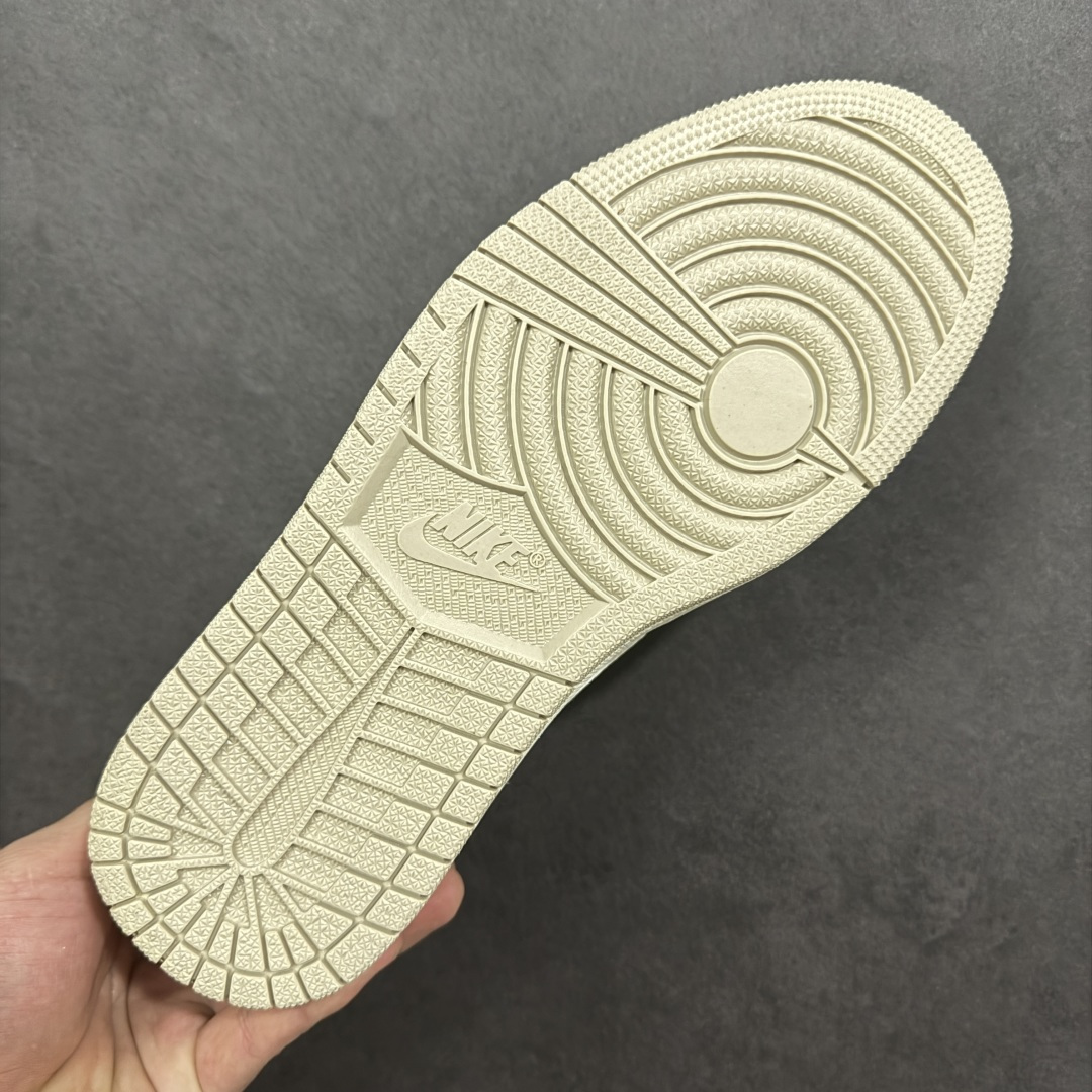 图片[9]-【定制版】高端定制 Travis Scott x Jordan 1 Low 马年限定-素底嫣红 倒勾低帮休闲版本 原厂全头层皮 高级夜光效果 大厂纯原品质出货 纯正版型 定制鞋盒 皮料切割干净无任何毛边 细节完美 超高清洁度 货号：NH0601-062 尺码：36 36.5 37.5 38 38.5 39 40 40.5 41 42 42.5 43 44 44.5 45-选品中心