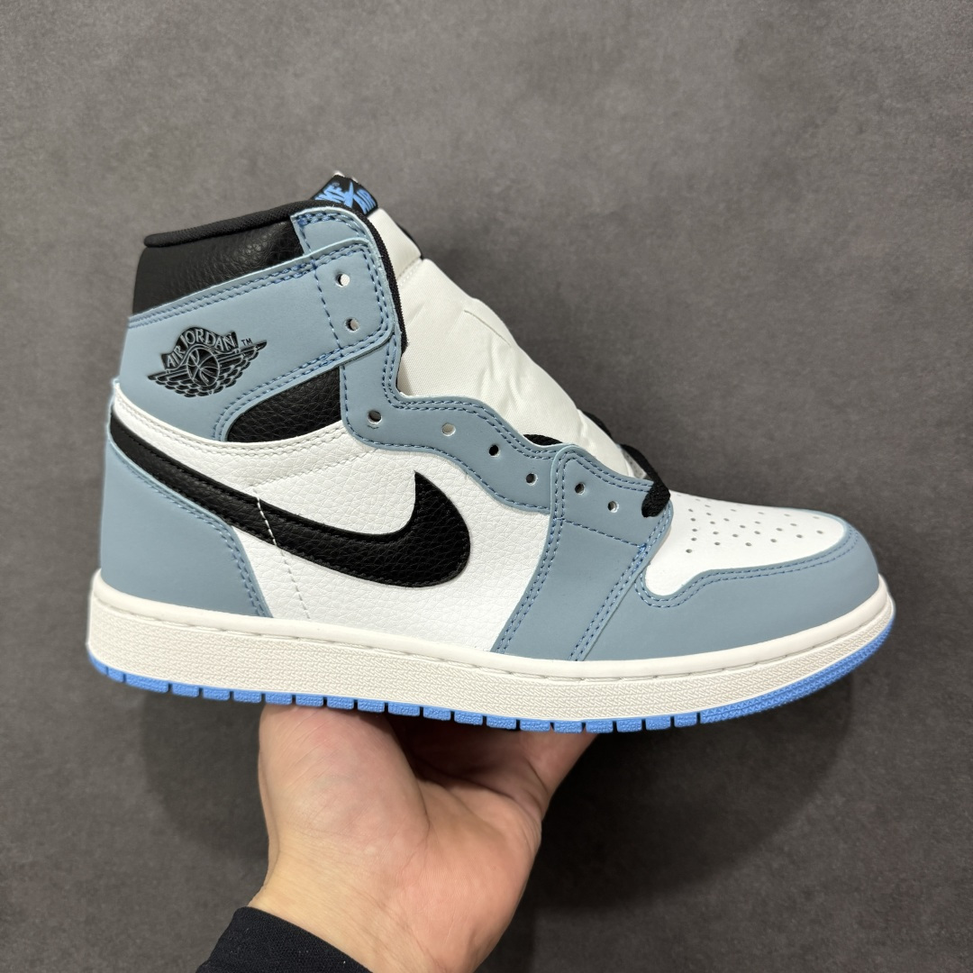 【H11版本】耐克Nike Air Jordan 1 Retro High OG AJ1代经典复古经典高帮百搭文化篮球鞋 555088-134 公司级真标半码制#原档案原数据开发版型#采用荔枝纹头层皮革鞋面材质#原厂立体填充鞋舌海绵#中底注胶孔及缜密中底拉帮工艺#原数据开发模具大底 尺码： 35.5 36 36.5 37.5 38 38.5 39 40 40.5 41 42 42.5 43 44 44.5 45 46 47.5 48.5 编码：H11B290300-选品中心