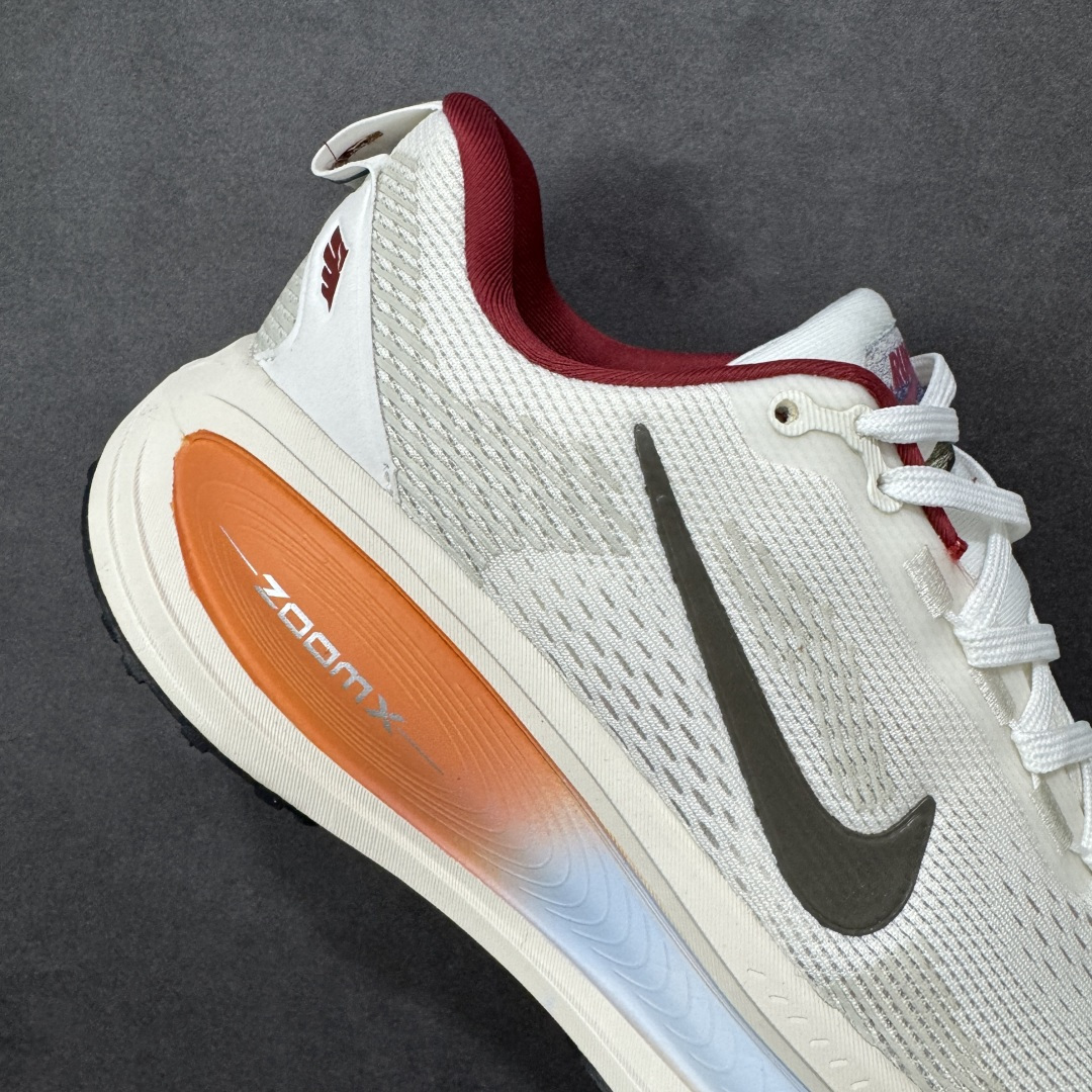 图片[6]-【公司级】NK Zoom VOMERO 18 轻量跑鞋 耐克网透面气 训跑练步鞋 外贸专供订单 原厂折返国内销售 国外专柜标准数据开发 拥有 Zoom Air 一如既往的稳定感和流畅感 鞋面采用工程网眼设计 为特定高热区域营造出色透气性 进一步增加鞋面的穿孔数量 让足部能够快速散热 中足搭配 Flywire 飞线 在高速运动时营造舒适稳定的贴合感 内置Zoon气垫加持 动力十足 ！ 货号：IQ1131-120 尺码：36-46-选品中心