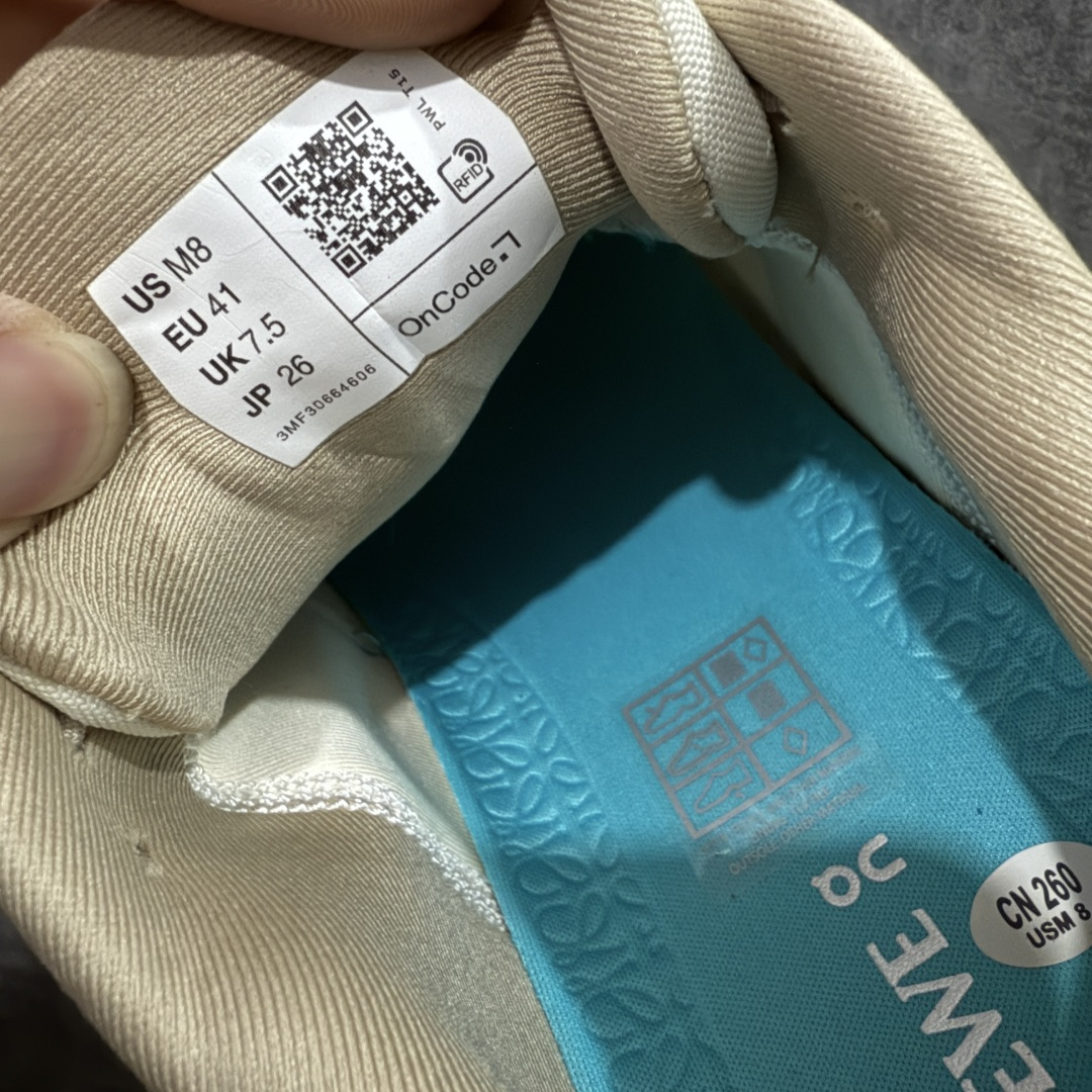 图片[8]-【莞产顶级】LOEWE罗意威 x ON昂跑 联名款 Cloudsolo系列 •原鞋一致橡胶底 原版高弹MD 加爆米花料 •正确后跟小蛮腰 •Logo立体有光泽度 •正确鞋头饱满立体 •鞋舌TPU立体高频 •正确鞋面网布多层厚实材料 •后跟织带高频立体 织带上浆加硬 •正确鞋带头滴胶柔软 •正确鞋垫前薄后厚有弹性（欧奈斯材料，非普通海玻璃） 尺码：36 36.5 37 37.5 38 38.5 39 40 40.5 41 42 42.5 43 44 44.5 45 46（真半码）-选品中心