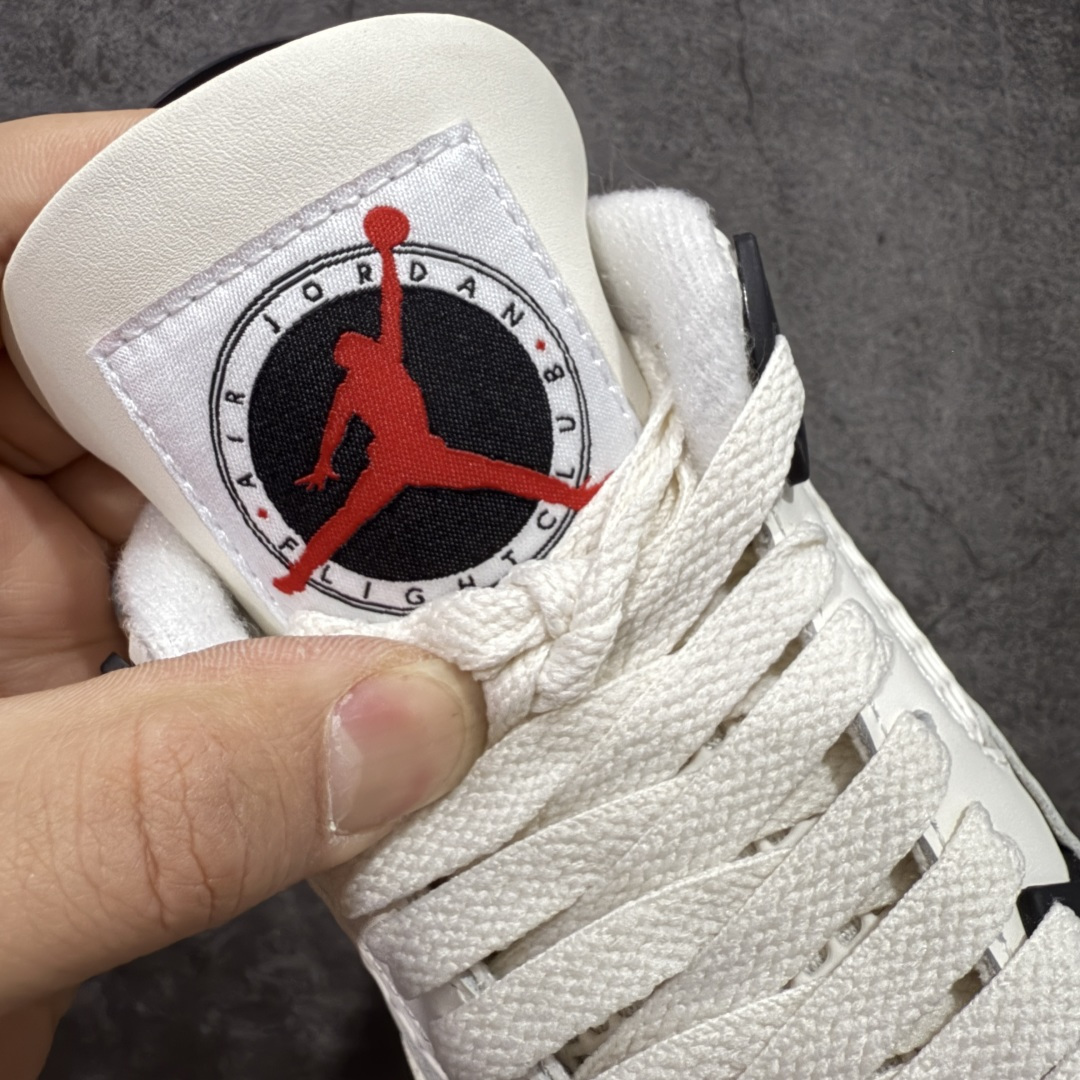 图片[6]-【TK至尊版】Air Jordan 4 Retro \”Flight Club\” AJ4 乔4飞行俱乐部 IM4002-100 原汁原味完美呈现四代版型 一比一鞋头弧度高度趴度鞋身弧度 原厂麂皮绒皮料材质 数据细节工艺流程均保持公司一致 细节品控鞋型随意秒杀市面版本 原厂TPU网格鞋带扣 正确内里网布 菱角分明不变形无多余毛边 柔软性质感一致于原鞋 原厂织唛标 原厂飞人电绣工艺 独家绑鞋带手法 印刷中底布 四线拉帮 米色美纹纸贴合固定 进口港宝加持 后跟自然饱满 全鞋荧光划线卡点 追求极致完美 每一双都是工艺品 多重QC质检 超越公司货的品控标准 实实在在的免检产品 尺码：40 40.5 41 42 42.5 43 44 44.5 45 46 47.5-选品中心