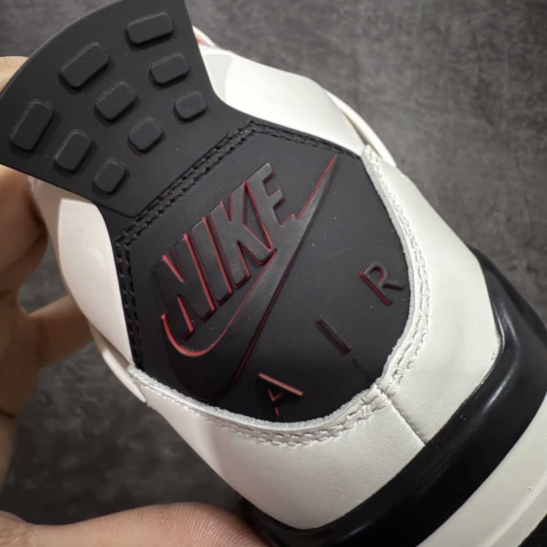 图片[2]-【TK至尊版】Air Jordan 4 Retro \”Flight Club\” AJ4 乔4飞行俱乐部 IM4002-100 原汁原味完美呈现四代版型 一比一鞋头弧度高度趴度鞋身弧度 原厂麂皮绒皮料材质 数据细节工艺流程均保持公司一致 细节品控鞋型随意秒杀市面版本 原厂TPU网格鞋带扣 正确内里网布 菱角分明不变形无多余毛边 柔软性质感一致于原鞋 原厂织唛标 原厂飞人电绣工艺 独家绑鞋带手法 印刷中底布 四线拉帮 米色美纹纸贴合固定 进口港宝加持 后跟自然饱满 全鞋荧光划线卡点 追求极致完美 每一双都是工艺品 多重QC质检 超越公司货的品控标准 实实在在的免检产品 尺码：40 40.5 41 42 42.5 43 44 44.5 45 46 47.5-选品中心