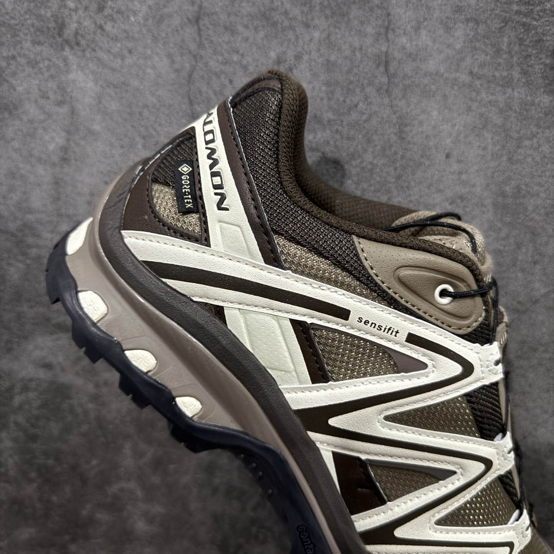 图片[7]-【绿x升级版】Salomon XT-QUEST ADV 萨洛蒙情侣款户外机能鞋 马年限定 茶马古道 492789 全新绿x升级版 品质大改进 ‼️ 全鞋改进为原厂一致材料打造 全新修长鞋型 相对老版臃肿鞋型 此版的版型更正 全新玻璃冲刀 清洁度提升 同步原版左右鞋带孔的间距加大（之前老版间距太小） 网面与鞋头材料校对一致无色差（老版网面有色差） 鞋后跟反口V字定型同步zp（老版臃肿为U字后跟反口） 鞋舌两侧鞋帮脚踝处更加直挺（之前老版往中间踏） 鞋盒黑盒改正为原版牛皮纸鞋盒 鞋头处添加☯️太极标 所有细节多次修改校正 坚持同步原版无差别 毋庸置疑全市场最好的版本💪🏻终端优势供应 尺码：36-46-选品中心