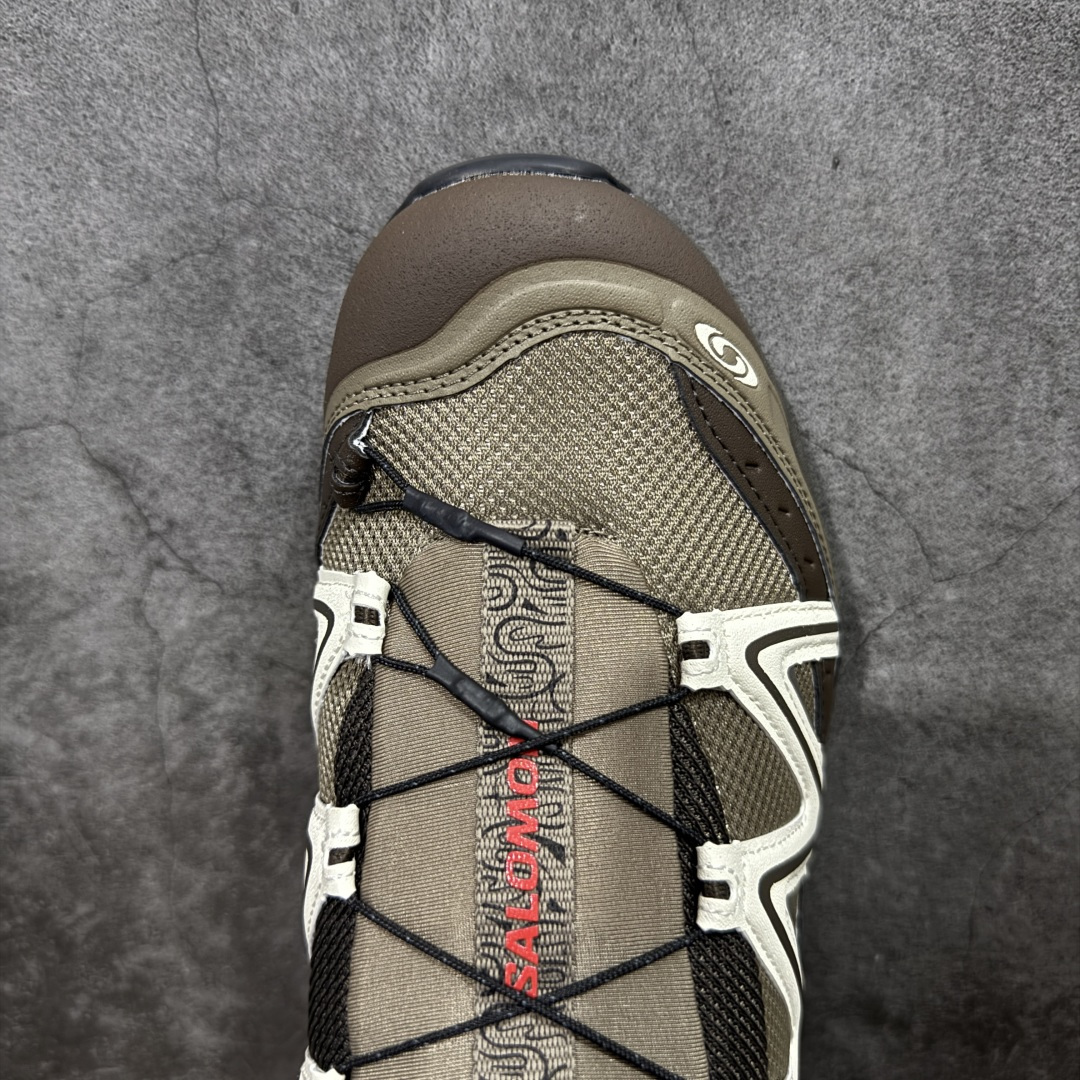 图片[5]-【绿x升级版】Salomon XT-QUEST ADV 萨洛蒙情侣款户外机能鞋 马年限定 茶马古道 492789 全新绿x升级版 品质大改进 ‼️ 全鞋改进为原厂一致材料打造 全新修长鞋型 相对老版臃肿鞋型 此版的版型更正 全新玻璃冲刀 清洁度提升 同步原版左右鞋带孔的间距加大（之前老版间距太小） 网面与鞋头材料校对一致无色差（老版网面有色差） 鞋后跟反口V字定型同步zp（老版臃肿为U字后跟反口） 鞋舌两侧鞋帮脚踝处更加直挺（之前老版往中间踏） 鞋盒黑盒改正为原版牛皮纸鞋盒 鞋头处添加☯️太极标 所有细节多次修改校正 坚持同步原版无差别 毋庸置疑全市场最好的版本💪🏻终端优势供应 尺码：36-46-选品中心