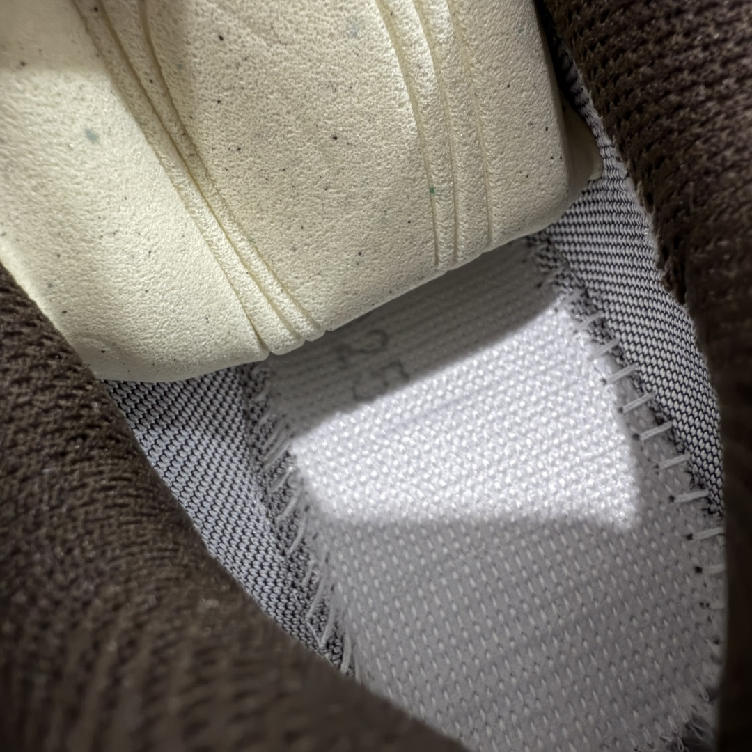 图片[8]-【绿x升级版】Salomon XT-QUEST ADV 萨洛蒙情侣款户外机能鞋 马年限定 茶马古道 492789 全新绿x升级版 品质大改进 ‼️ 全鞋改进为原厂一致材料打造 全新修长鞋型 相对老版臃肿鞋型 此版的版型更正 全新玻璃冲刀 清洁度提升 同步原版左右鞋带孔的间距加大（之前老版间距太小） 网面与鞋头材料校对一致无色差（老版网面有色差） 鞋后跟反口V字定型同步zp（老版臃肿为U字后跟反口） 鞋舌两侧鞋帮脚踝处更加直挺（之前老版往中间踏） 鞋盒黑盒改正为原版牛皮纸鞋盒 鞋头处添加☯️太极标 所有细节多次修改校正 坚持同步原版无差别 毋庸置疑全市场最好的版本💪🏻终端优势供应 尺码：36-46-选品中心