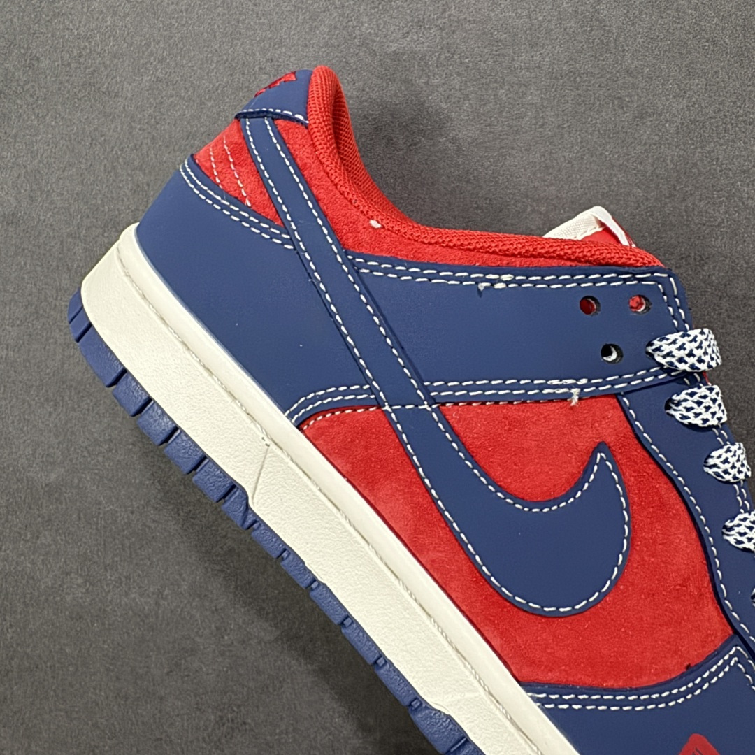 图片[6]-【定制版】2026新款定制限量发售Nike SB Dunk Low“马年联名限定——藏蓝酒红”-专属马年礼盒：鞋盒印满骏马剪影，搭配同款骏马挂饰，整套收藏仪式感拉满。 – 红蓝复古撞色：酒红翻毛皮藏蓝牛剖层革拼接，质感层次丰富，自带街头复古氛 #高端定制 低帮休闲板鞋 定制鞋盒 大厂纯原品质出货 超高清洁度 皮料切割干净无任何毛边 细节完美 货号：FF9989-021 尺码：36 36.5 37.5 38 38.5 39 40 40.5 41 42 42.5 43 44 44.5 45-选品中心