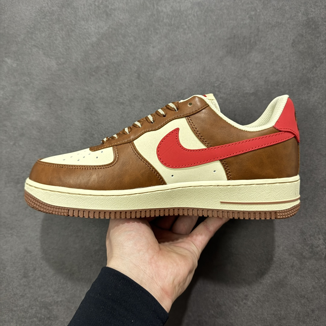 图片[2]-【定制版】NIke Air Force 1 \’07 Low “情人节限定–棕红密心” 空军一号低帮 运动鞋 休闲鞋 折边针车 工艺难度大 原楦头原纸板 高端定制鞋盒 原厂鞋底 超高清洁度 细节完美 货号：NH0601-538 尺码：36 36.5 37.5 38 38.5 39 40 40.5 41 42 42.5 43 44 44.5 45-选品中心