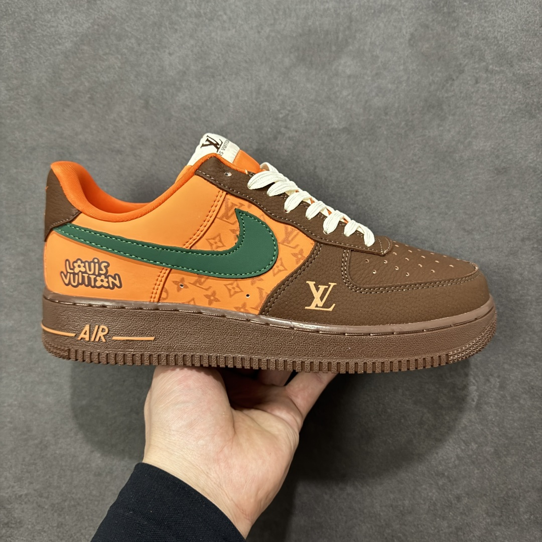 【定制版】NIke Air Force 1 \'07 Low “LV联名--橙棕雅绿” 空军一号低帮 运动鞋 休闲鞋 折边针车 工艺难度大 原楦头原纸板 高端定制鞋盒 原厂鞋底 超高清洁度 细节完美 货号:DF0188-126 尺码:36 36.5 37.5 38 38.5 39 40 40.5 41 42 42.5 43 44 44.5 45-选品中心