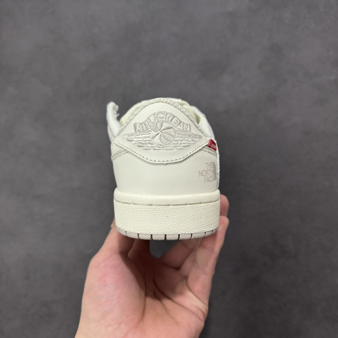 图片[4]-【定制版】Air Jordan 1 Low AJ1 乔1 马年限定 高端定制 低帮复古篮球鞋  #定制皮料 原厂3D打印 定制鞋盒 原楦原纸板 纯正空军版型 内置全掌气垫 货号：DM7866-130  尺码：36 36.5 37.5 38 38.5 39 40 40.5 41 42 42.5 43 44 44.5 45-选品中心