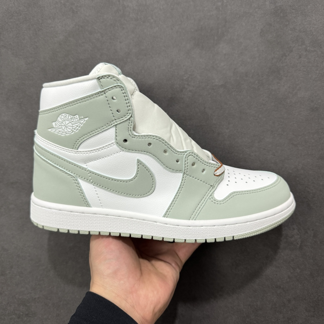 【H11版本】耐克Nike Air Jordan 1 Retro High OG AJ1代经典复古经典高帮百搭文化篮球鞋 CD0461-002 公司级真标半码制#原档案原数据开发版型#采用荔枝纹头层皮革鞋面材质#原厂立体填充鞋舌海绵#中底注胶孔及缜密中底拉帮工艺#原数据开发模具大底 尺码: 35.5 36 36.5 37.5 38 38.5 39 40 40.5 41 42 42.5 43 44 44.5 45 46 47.5 48.5 编码:H11B290300-选品中心