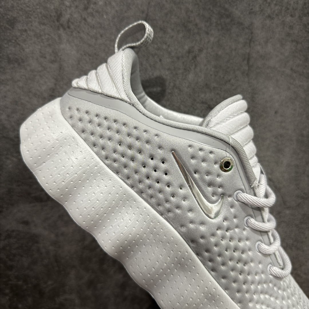 图片[7]-【先行版】NK Mind 002 黑科技足底按摩舒适贴合训练鞋 HQ4310-003 该系列首作 Mind 001 从神经科学中汲取灵感，打造出一款不仅外观独特，更能为穿着者带来别样感知体验的球鞋，此次新作将继续延续此核心方向。历时十年打磨的 Mind 系列，承载着 Nike 对未来鞋款的愿景呈现。系列中的每双鞋，外底均由 22 个独立泡沫结节构成，旨在模拟赤足般的体验。这些结节通过与足底感官感受器的相互作用，从而促进人体的自然步态。 尺码：36 36.5 37.5 38 38.5 39 40 40.5 41 42 42.5 43 44 44.5 45-选品中心