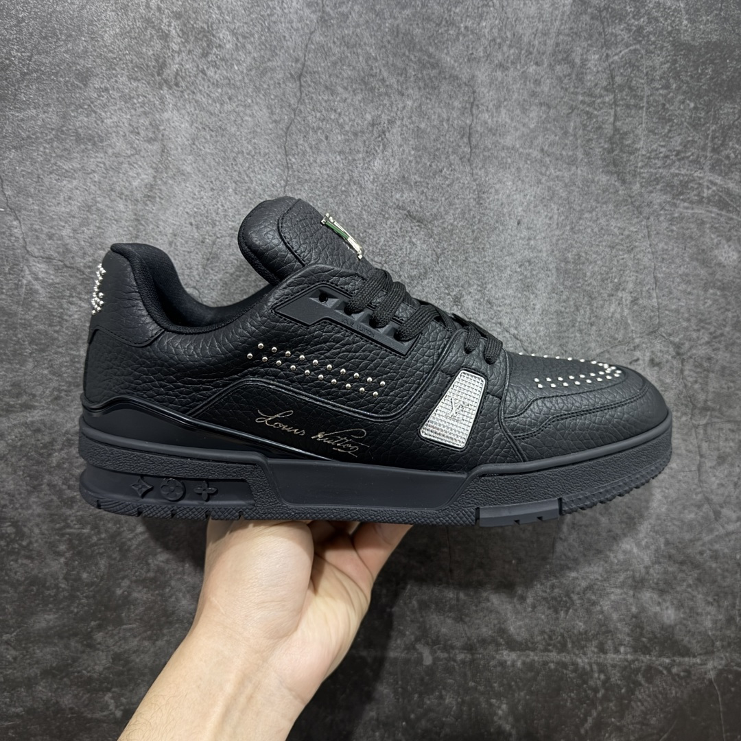 【XC版本】Louis Vuitton LV Trainer系列 新配色入库上架 市场货一堆的东西没必要做文案吹嘘 实拍如图 所见即所得 细节细揣摩 让你感受真正的好货 尺码： 39 40 41 42 43 44 45 46-选品中心