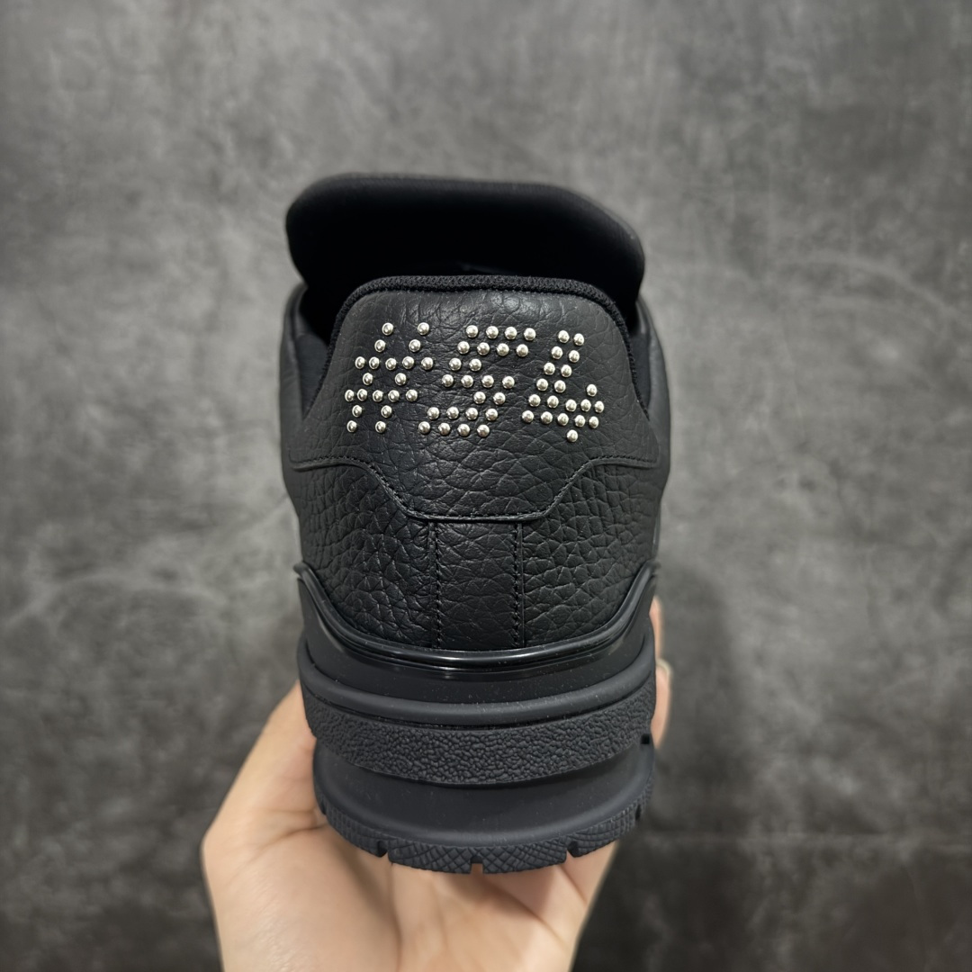 图片[4]-【XC版本】Louis Vuitton LV Trainer系列 新配色入库上架 市场货一堆的东西没必要做文案吹嘘 实拍如图 所见即所得 细节细揣摩 让你感受真正的好货 尺码： 39 40 41 42 43 44 45 46-选品中心