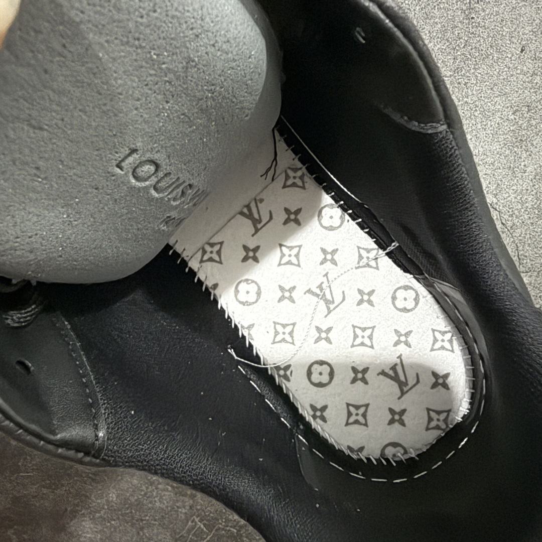 图片[9]-【XC版本】Louis Vuitton LV Trainer系列 新配色入库上架 市场货一堆的东西没必要做文案吹嘘 实拍如图 所见即所得 细节细揣摩 让你感受真正的好货 尺码： 39 40 41 42 43 44 45 46-选品中心