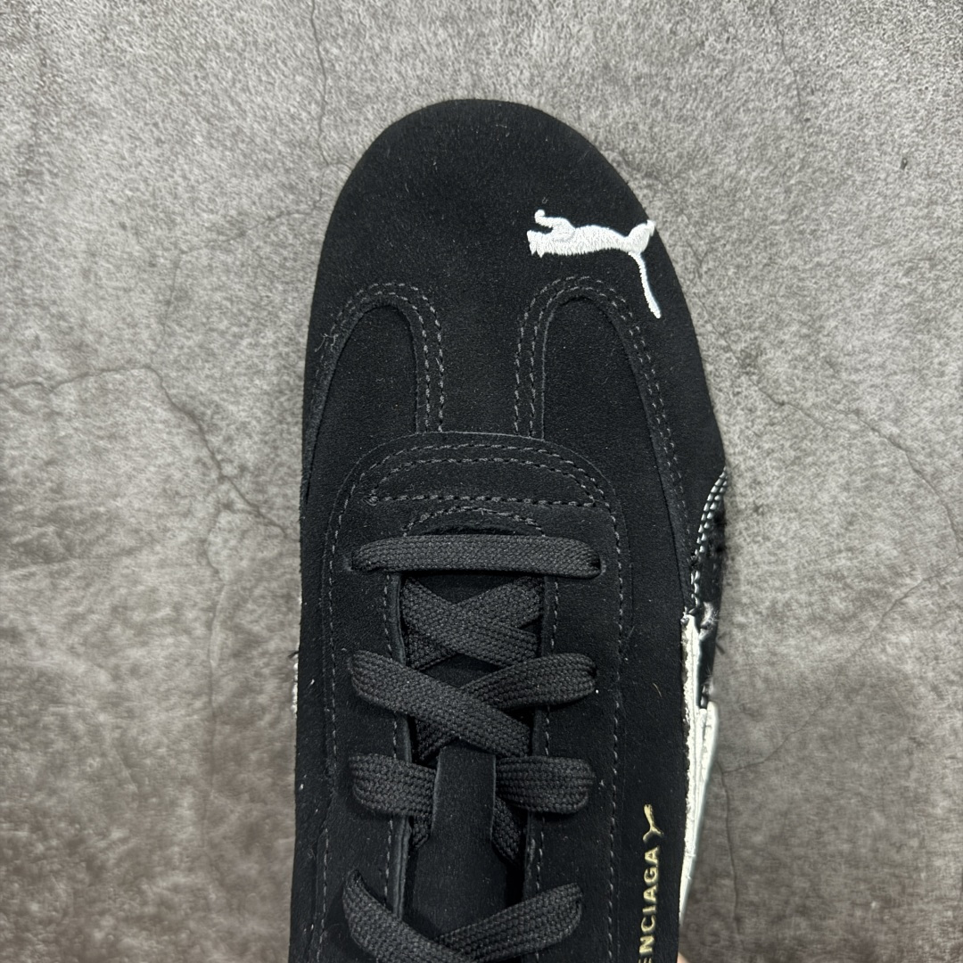 图片[5]-【XA纯原版】巴黎世家联名款Balenciaga The Open Product x Puma Speedcat 极速赛车系列彪马低帮生活休闲鞋 最高纯原版出货 1：1原材料 还原度顶级 原装档案原数据纸版楦型 原厂固色翻毛皮鞋面材质 二次成型\’猛帮\’成型工艺 正确做旧鞋面 全球知名运动品牌PUMA宝马赛车系列，融合了宝马车队的标志性配色，以趣味十足又前卫复古的设计引领潮流，将赛道精神融入街头时尚，开启前卫竞速之旅。自1978年巴伐利亚车队走上世界舞台，宝马赛车就在全球汽车制造和赛车运动领域留下了浓墨重彩的一笔。全新的两款BMW MMS Roma与BMW MMS Speedboat鞋款，均从宝马车型中汲取灵感。以黑或白为底色，融入经典配色，主打前卫复古风。Roma鞋款的鞋侧以复古的流线造型，缀以宝马经典Logo，巧妙吸睛；而Speedcat鞋款以亮眼三色条纹元素缀以舒适鞋面，赋予了独特的个性美学，演绎赛车的无尽能量 货号 406519 02 尺码 35 36 37 38 39 40 41 42 43 44 45 46 47-选品中心