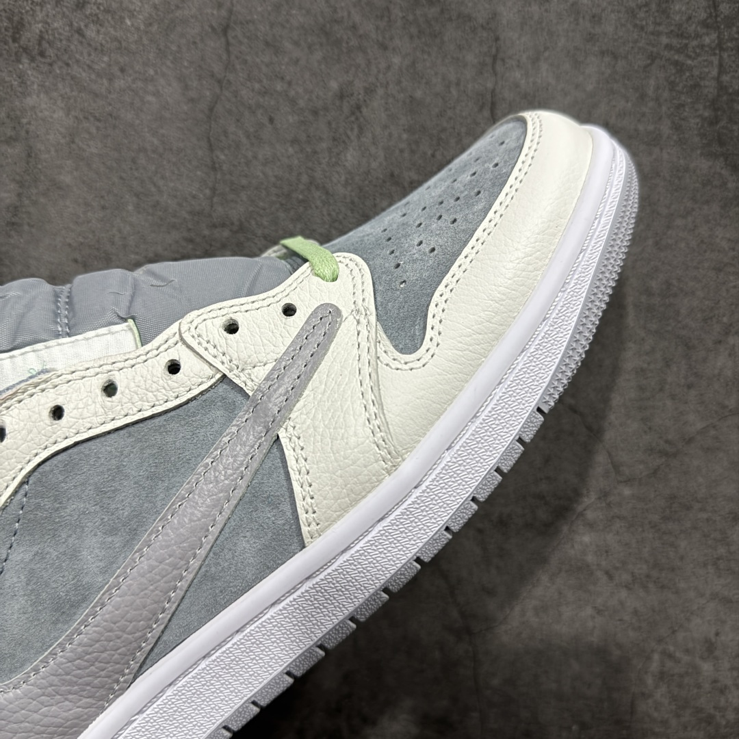 图片[6]-【原厂版】Air Jordan 1 x Travis Scott AJ1 x TS联名米灰绿倒钩低帮 HQ2004-400 超级强悍品质 可对比市场各大纯原版本 专业aj大厂出品 对细节的把控毋庸置疑 材料也是用最接近原鞋的头层皮料 所有地方都没有做到减配 原厂鞋楦打造完美鞋型 整体鞋型以及后跟做的弧度做的非常好 鞋带为原厂打蜡鞋带 粗细程度同步原鞋 裁片清洁度到位 无明显瑕疵毛边 免修产品 正确针车 该重针 该有尖角的地方都有做到 鞋价格非常香 转手可闭眼卖高价 到手各位就知道货有多好 绝对秒杀一切同价格货品 尺码：40-47.5-选品中心