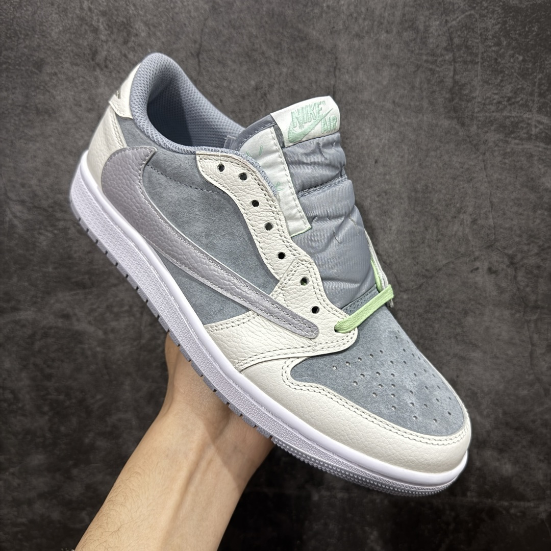 图片[3]-【原厂版】Air Jordan 1 x Travis Scott AJ1 x TS联名米灰绿倒钩低帮 HQ2004-400 超级强悍品质 可对比市场各大纯原版本 专业aj大厂出品 对细节的把控毋庸置疑 材料也是用最接近原鞋的头层皮料 所有地方都没有做到减配 原厂鞋楦打造完美鞋型 整体鞋型以及后跟做的弧度做的非常好 鞋带为原厂打蜡鞋带 粗细程度同步原鞋 裁片清洁度到位 无明显瑕疵毛边 免修产品 正确针车 该重针 该有尖角的地方都有做到 鞋价格非常香 转手可闭眼卖高价 到手各位就知道货有多好 绝对秒杀一切同价格货品 尺码：40-47.5-选品中心