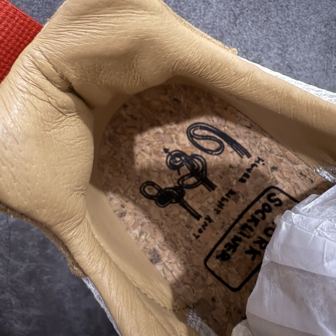 图片[7]-【GX纯原】Tom Sachs x NK Craft Mars Yard 2.0 联名宇航员神游太空百搭休闲运动透气慢跑鞋 复古做旧黄红勾 目前市场最正确版本 原厂网面 正确钩子刷漆 区别市场一眼假刷漆钩子 真碳板大底 版型完美 细节到位 经过五年时间的等待，被视为神级球鞋之作的 Craft Mars Yard 终于以 2.0 的姿态回归。艺术家 Tom Sachs 在延续经典外观与配色组合的同时，将Craft Mars Yard 进行全面升级，以更加透气的涤纶经编针织网眼取代之前的特殊 Vectran 材质，并在鞋面上加入 X 型走线提高耐磨特性，而经过改良之后的 SFB 特种部队靴大底亦更加适合在城市环境着用，此外网面层和软木层的双内底设计更是为营造赤脚穿着体验特别优化 货号：IF2885 100 尺码：36 36.5 37.5 38 38.5 39 40 40.5 41 42 42.5 43 44 45 46-选品中心