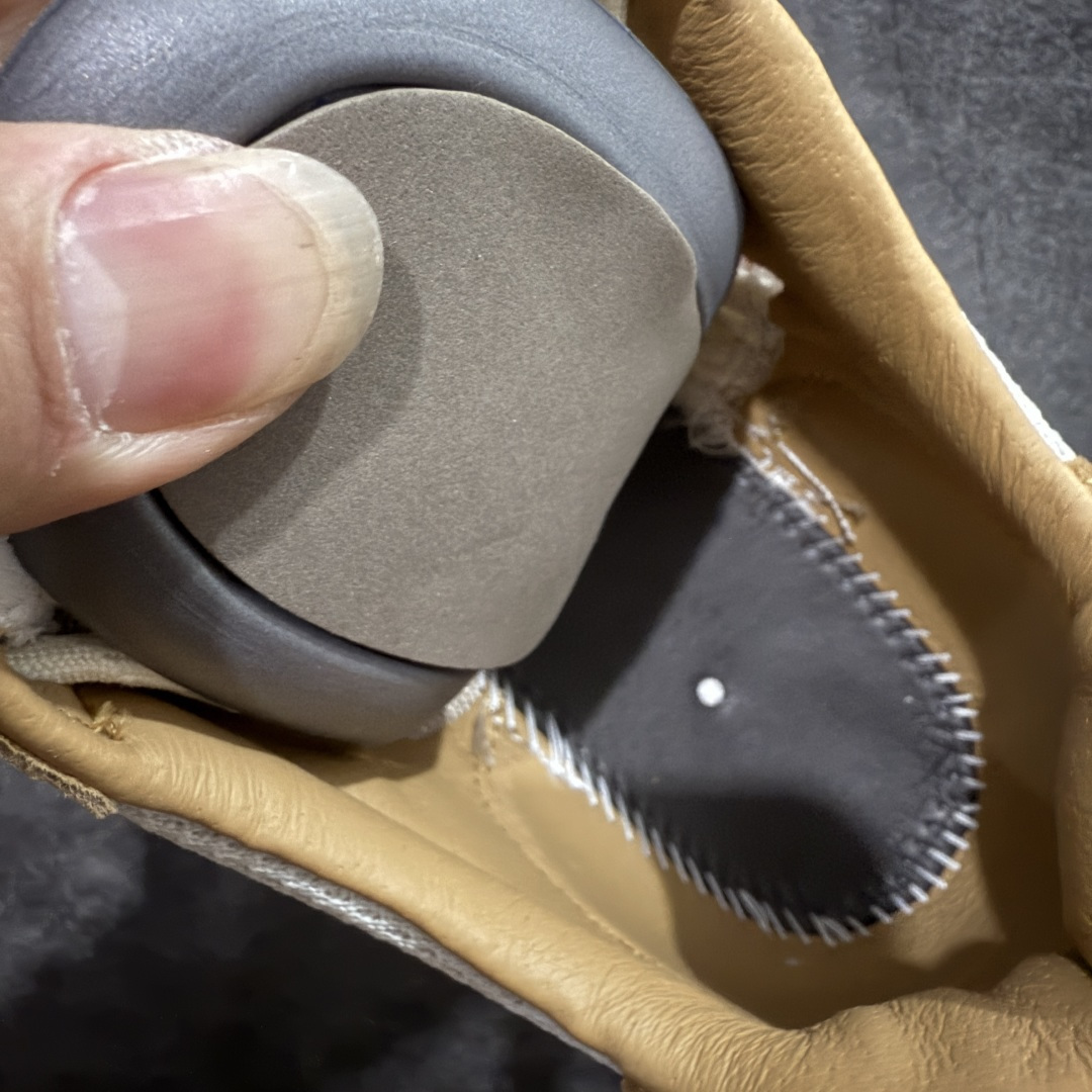 图片[8]-【GX纯原】Tom Sachs x NK Craft Mars Yard 2.0 联名宇航员神游太空百搭休闲运动透气慢跑鞋 复古做旧黄红勾 目前市场最正确版本 原厂网面 正确钩子刷漆 区别市场一眼假刷漆钩子 真碳板大底 版型完美 细节到位 经过五年时间的等待，被视为神级球鞋之作的 Craft Mars Yard 终于以 2.0 的姿态回归。艺术家 Tom Sachs 在延续经典外观与配色组合的同时，将Craft Mars Yard 进行全面升级，以更加透气的涤纶经编针织网眼取代之前的特殊 Vectran 材质，并在鞋面上加入 X 型走线提高耐磨特性，而经过改良之后的 SFB 特种部队靴大底亦更加适合在城市环境着用，此外网面层和软木层的双内底设计更是为营造赤脚穿着体验特别优化 货号：IF2885 100 尺码：36 36.5 37.5 38 38.5 39 40 40.5 41 42 42.5 43 44 45 46-选品中心