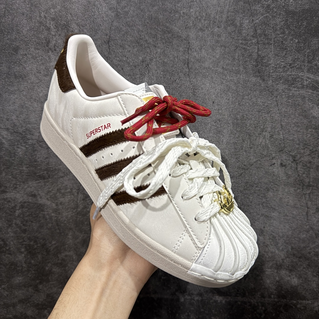 图片[3]-【渠道纯原】Adidas Originals Supetar II 贝壳头 马年限定 官网同步 渠道正品订单 市场唯一顶级货 纳米原材料 顶级头层马毛 升级原楦打造完美鞋型 诠释市场最高工艺水平 区别市面普通真标版本 进出专柜无压力 货号：KJ6293 尺码：35.5 36 36.5 37 38 38.5 39 40 40.5 41 42 42.5 43 44 44.5 45-选品中心