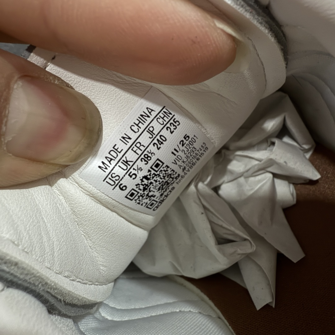 图片[7]-【渠道纯原】Adidas Originals Supetar II 贝壳头 马年限定 官网同步 渠道正品订单 市场唯一顶级货 纳米原材料 顶级头层马毛 升级原楦打造完美鞋型 诠释市场最高工艺水平 区别市面普通真标版本 进出专柜无压力 货号：KJ6293 尺码：35.5 36 36.5 37 38 38.5 39 40 40.5 41 42 42.5 43 44 44.5 45-莆田鞋