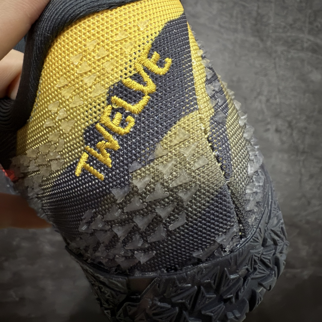 图片[2]-【Top纯原】Jurassic Park x Nike Ja 3 莫兰特三代 舒适贴合 篮球鞋 男款 炭灰色 轻便低帮篮球鞋 IU7240-001 全新版本重磅登场 历时半年全力打造 实战脚感完美 T1品质 完美版型细节做工 【顶配缓震】独家革新搭载 前掌5mm TURBO气垫 兼具贴地与缓震！（正品仅长方形小气垫）➕后掌大马蹄14mm厚 气垫 提高后掌缓震极限 （正品后掌无气垫） 【顶级抗扭】 搭载硬度65HC 发泡中底框架 ➕高强度中足抗扭片 革新升级 赛事级抗扭水平！独此一家 【顶级支撑】鞋身侧向包裹 双层补强层 200斤以上选手 也可驾驭（正品仅一层）对比市场货品偷工减料 不可同日而语！ 气垫气压上脚即可感受！鞋底止滑配方 无需磨合 原地起飞🛫 尺码：40-47.5-选品中心