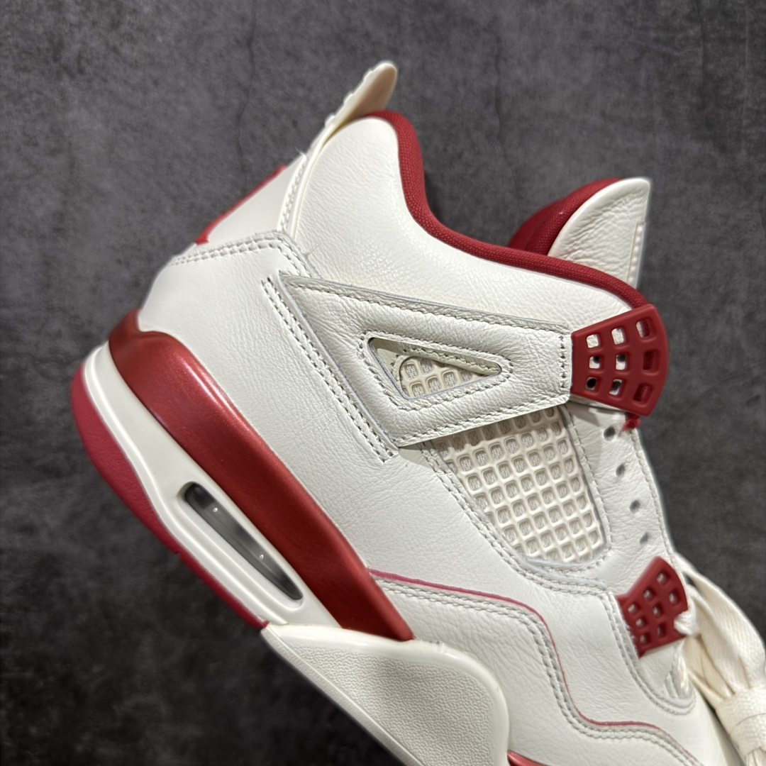 图片[7]-【GX纯原版】Air Jordan 4 Retro \”Valentine\’s Day\” AJ4 乔丹4代红色情人节 货号：HV0823-108 大厂出品 原厂原材料打造 市场天花板级别货品 欢迎对比品鉴‼️ 鞋身整体以米白色皮革为主，搭配米白色的鞋带，让鞋子看起来更有整体感。鞋侧身米白色格网透出米白色内层，鞋舌顶端米白的标签，以红色Jumpman Logoo以及Flight刺绣字样，彰显球鞋身份；鞋带孔部位的TPU装饰采用红色呈现，更具细节感。鞋帮部分和后跟位置的提环使用米白色TPU材质，给鞋身带来更多色彩层次感；最特别的地方还是鞋舌内侧和鞋垫上，加入了口红唇印图案，进一步烘托情人节的甜蜜气氛。后跟及外底Jumpman Loggo均采用红色点缀，中底使用红色妆点，复古米白色橡胶外底的设计，最后以搭载有开窗式Air Sole气垫的中底进行收尾。 货号：HV0823-108 尺码： 40 40.5 41 42 42.5 43 44 44.5 45 46 47.5 48.5-选品中心